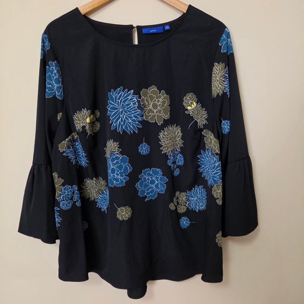 Apt 9 Size 1X Pullover 3/4 Bell Sleeve Black Floral Top Blouse
